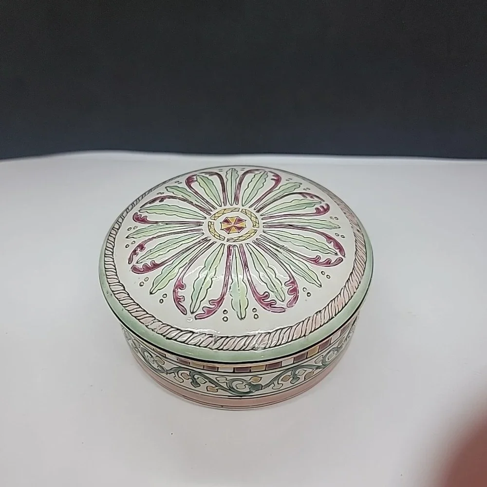 Vintage Toyo Round Covered Flowers Floral Trinket Jewelry Box Dish Hand Painted